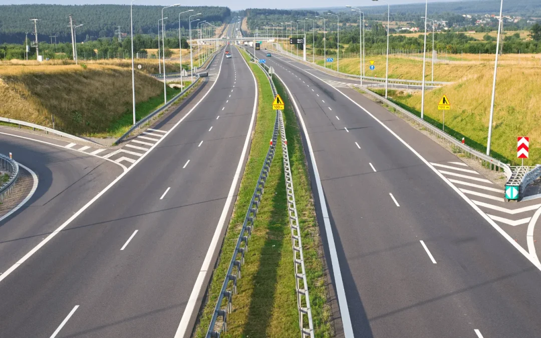 Poisson d&rsquo;avril sur l&rsquo;autoroute : la limitation à 100 km/h en 2025