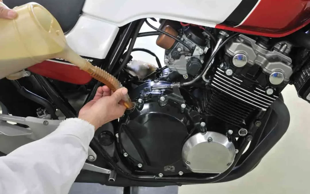 Comment faire sa vidange moto soi-même ? Guide complet étape par étape
