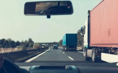 Distance de sécurité sur autoroute : réglementation, calculs et sanctions
