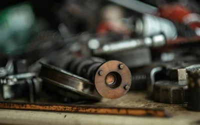 Cardan qui claque : identifier les causes, les symptômes et les solutions de réparation