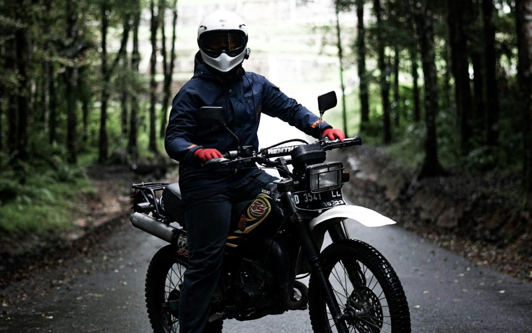 Quel équipement est indispensable pour son trail moto ?