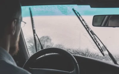 Capteur de pluie pare-brise : principe de fonctionnement et utilité