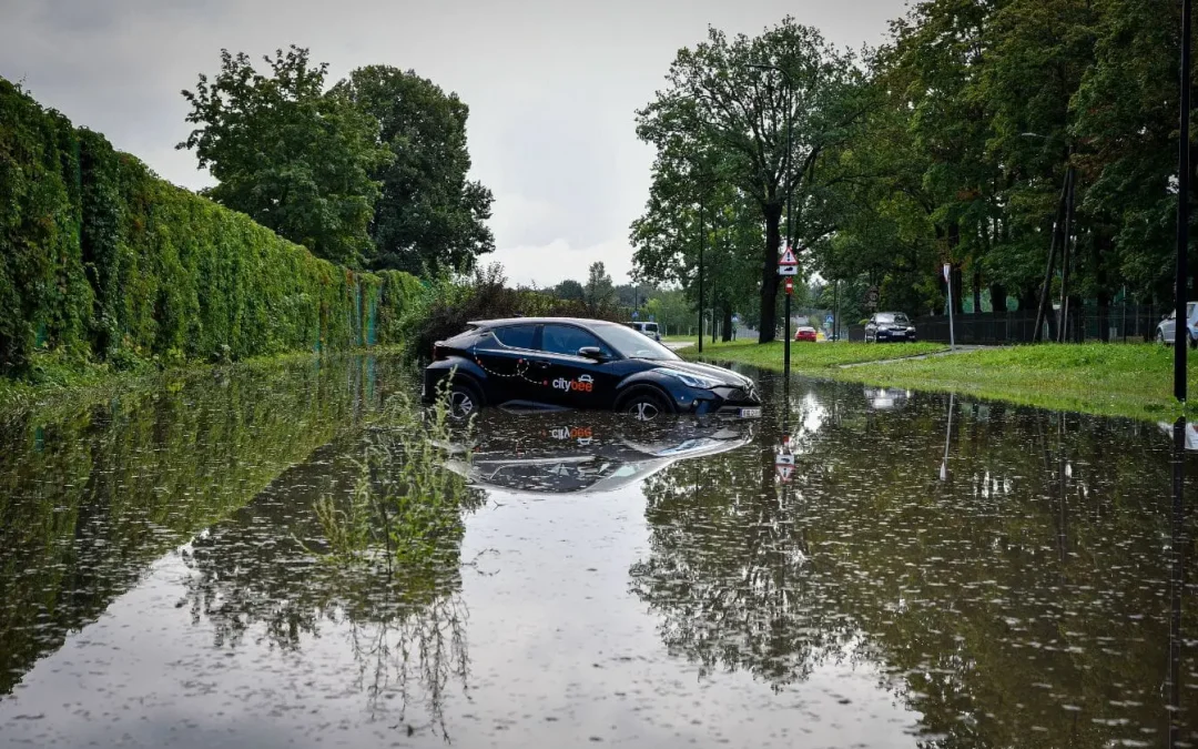 Catastrophe naturelle et voiture inondée : que faire ? Les bons réflexes